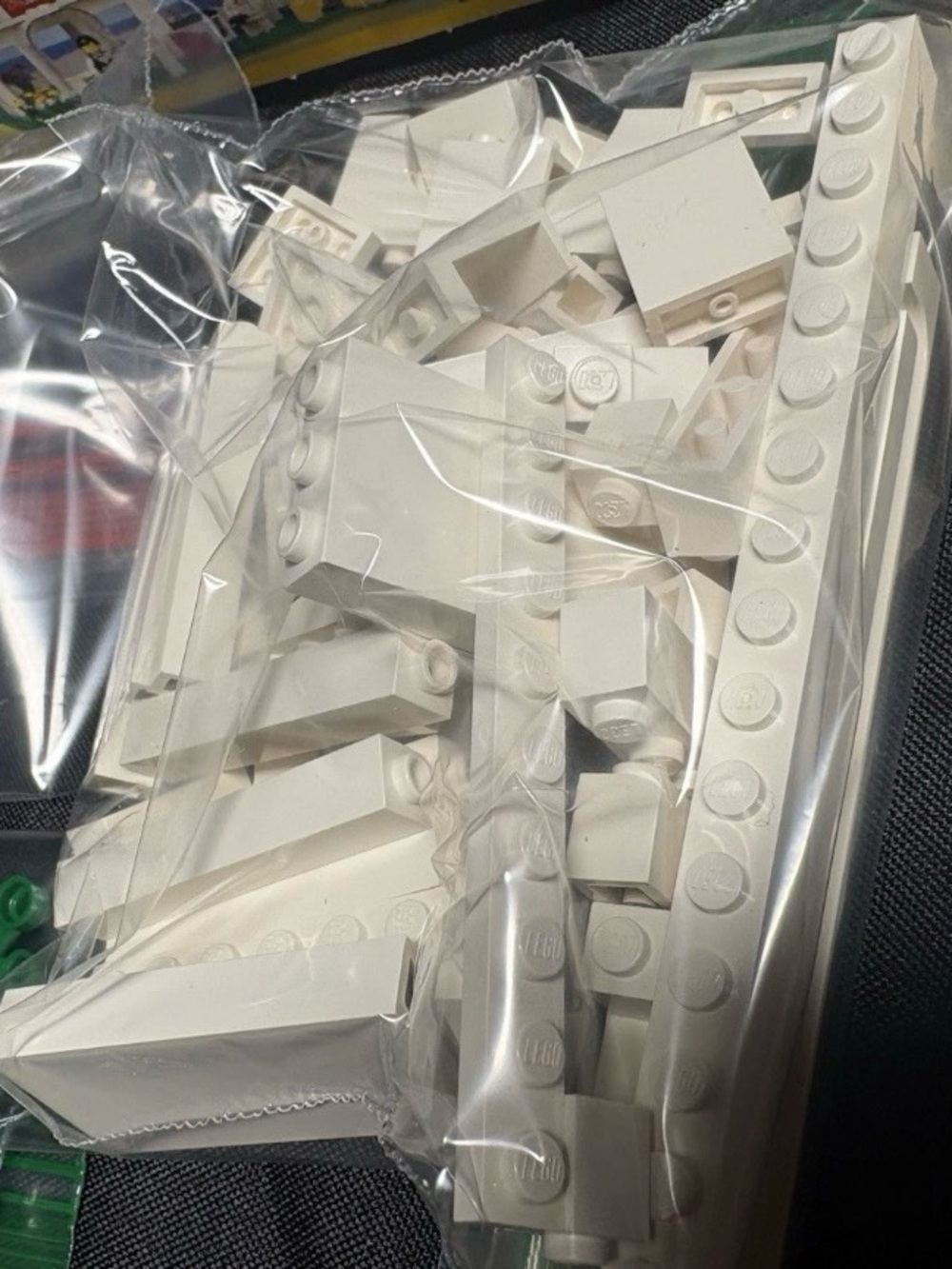 Vintage LEGO Set 6376 Town Breezeway Café 100% Complete With Box & Instructions - Picture 9 of 10